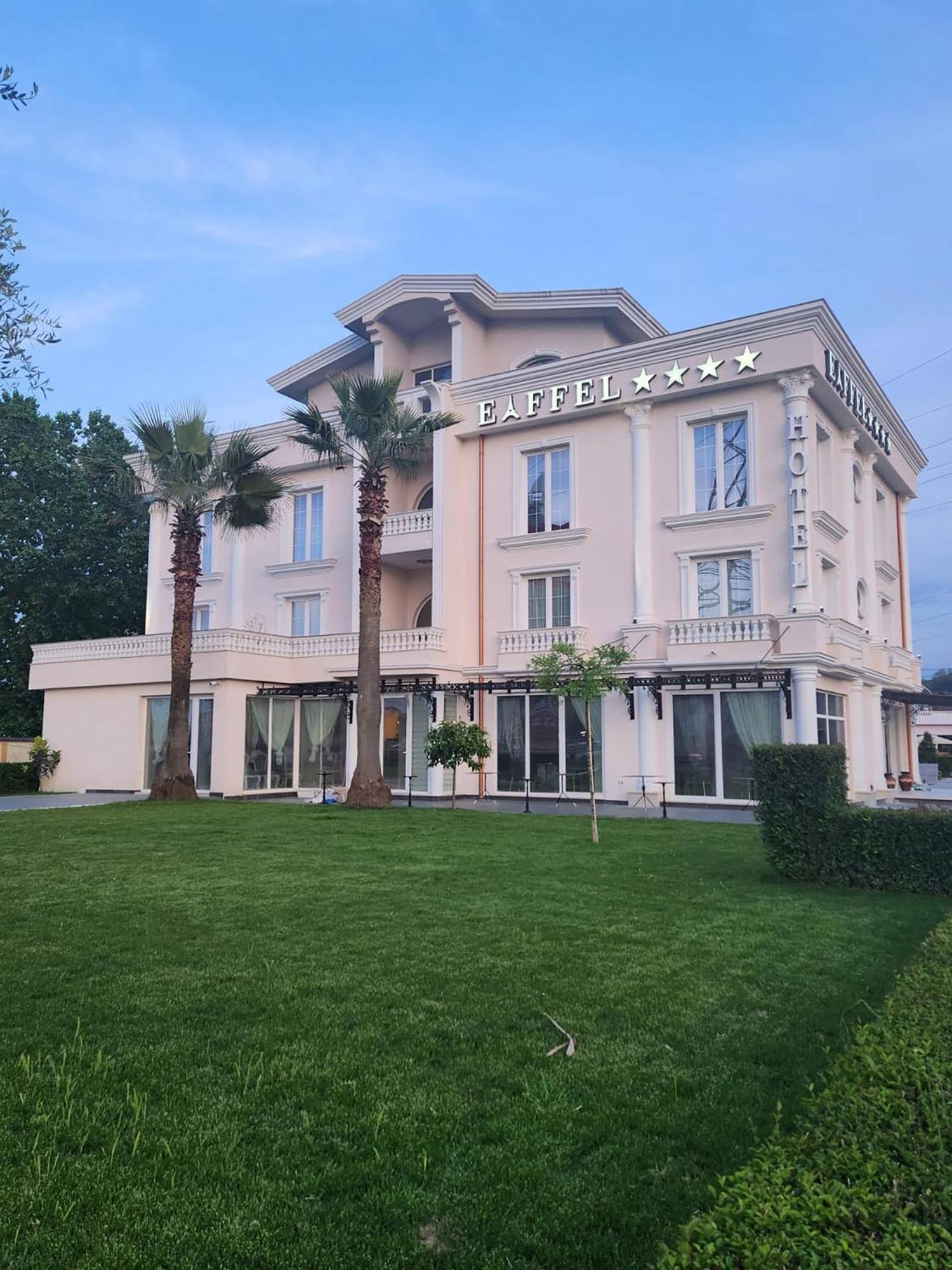 Hotel Eiffel Yrsheku Buitenkant foto