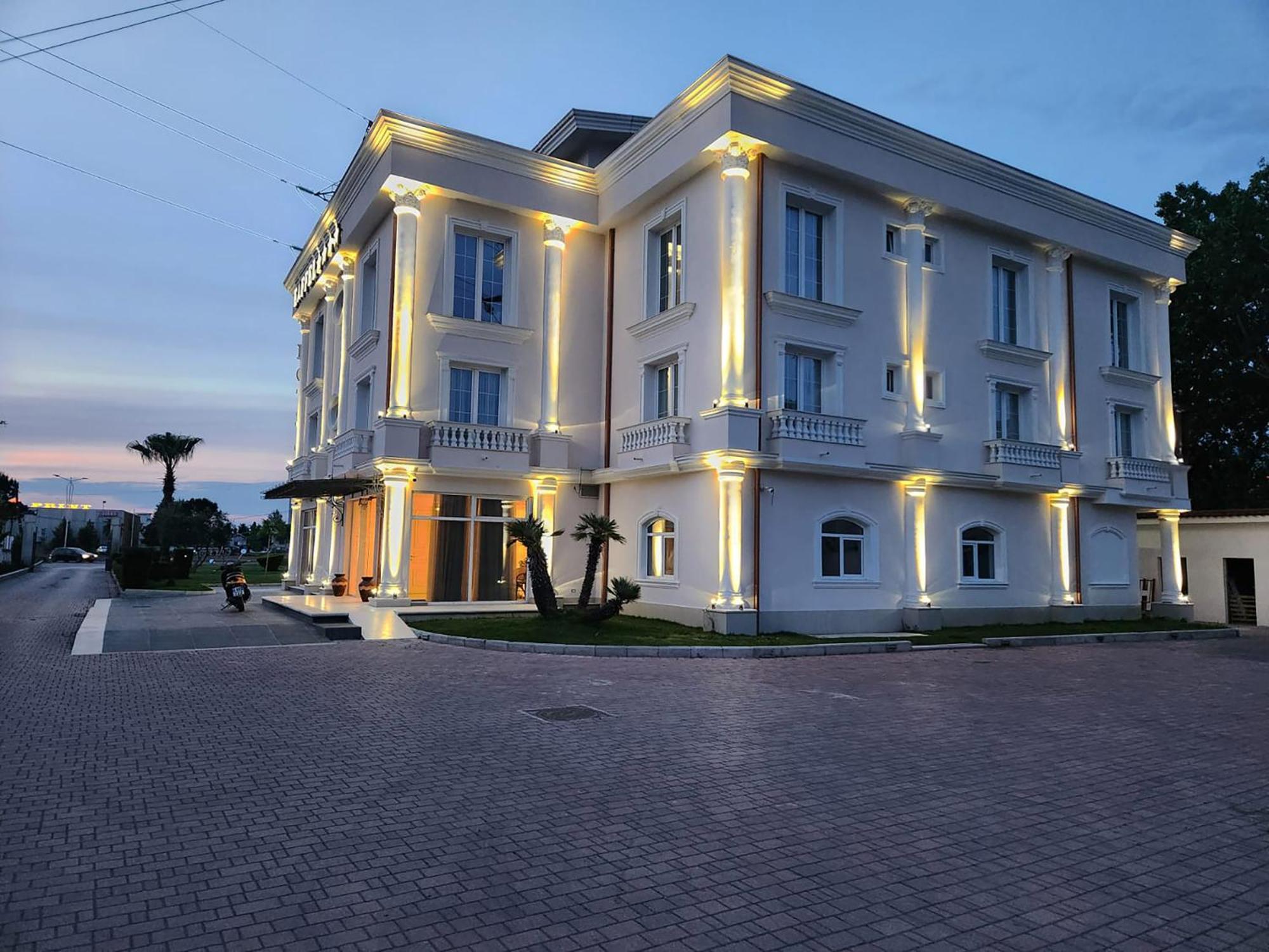 Hotel Eiffel Yrsheku Buitenkant foto