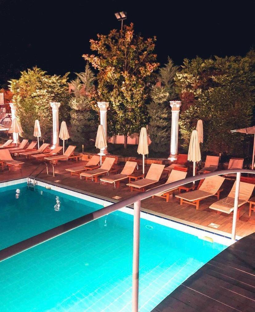 Hotel Eiffel Yrsheku Buitenkant foto