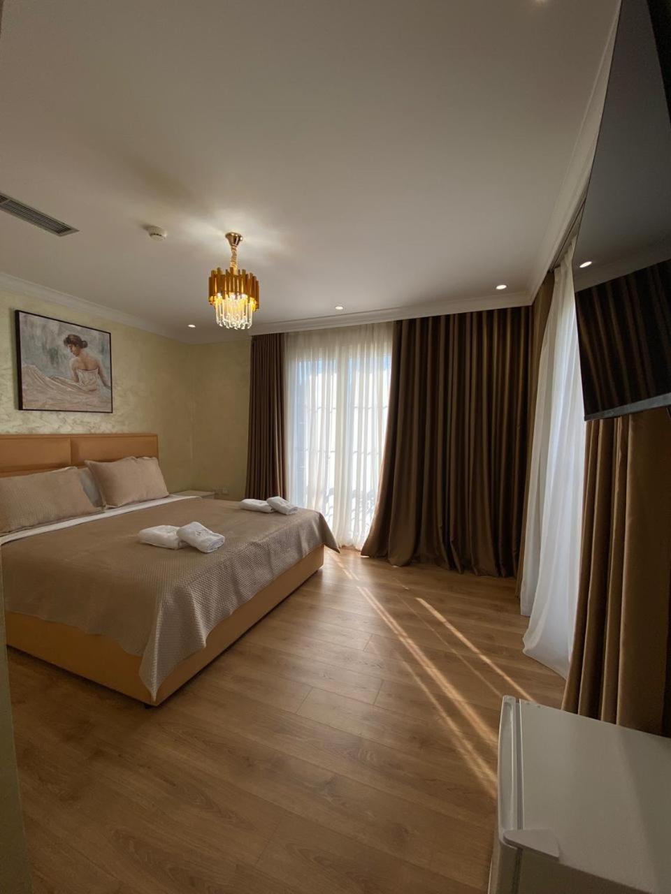Hotel Eiffel Yrsheku Buitenkant foto